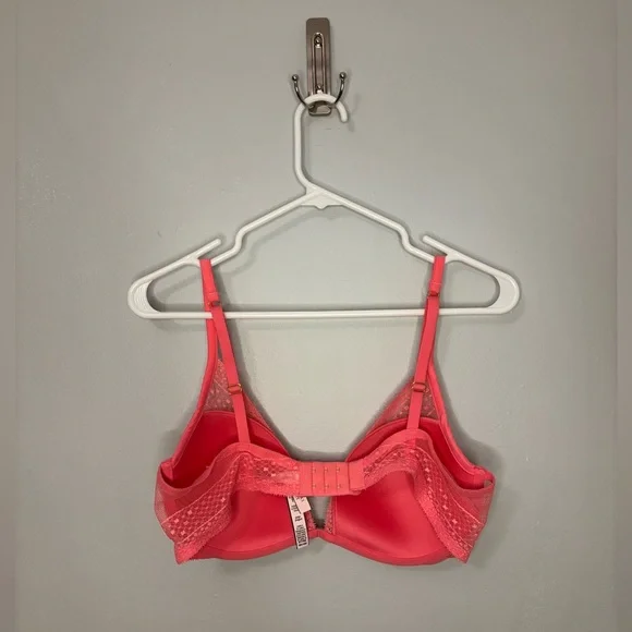 Incredible by Victoria’s Secret Plunge Bra size 38C pink lace lightly lined - Picture 2 of 8